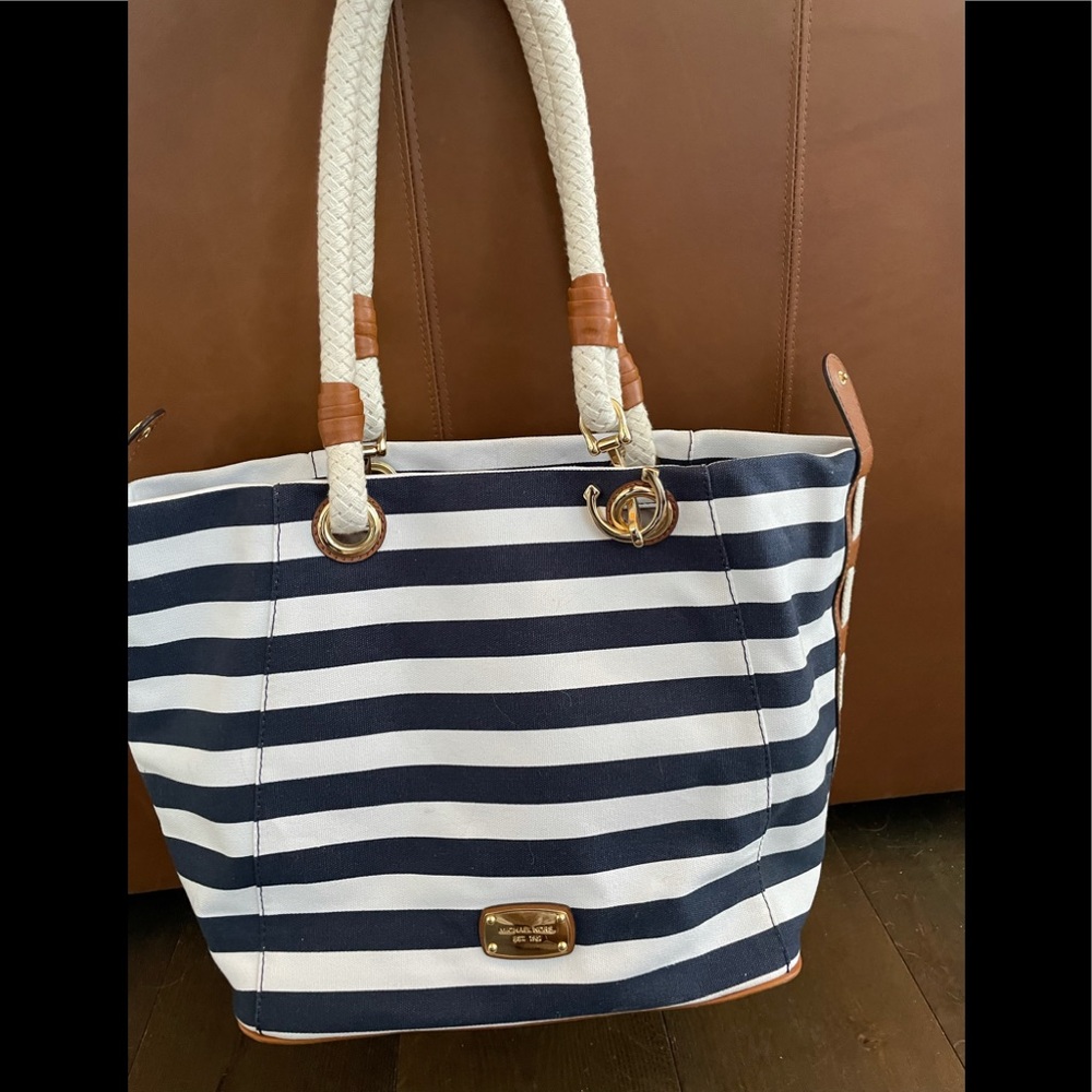 Michael Kors Carey all tote/purse.  Never used.